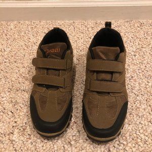 Men Tech Hiking Walking Shoes EU Size 42 US 8.5